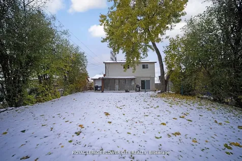 60 Lexington Avenue Toronto ON M9V 2G8