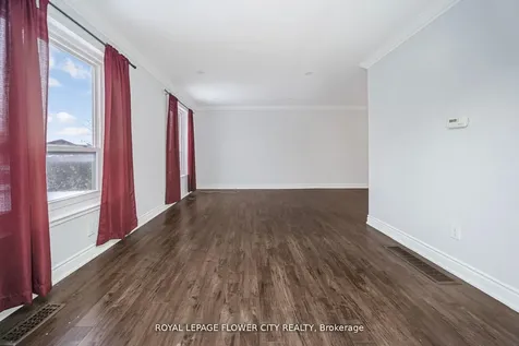 60 Lexington Avenue Toronto ON M9V 2G8