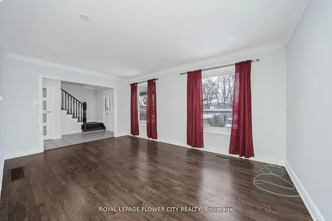 60 Lexington Avenue Toronto ON M9V 2G8