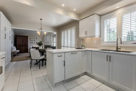 4153 Arbourfield Drive Burlington ON L7M 4A7