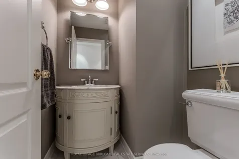 4153 Arbourfield Drive Burlington ON L7M 4A7