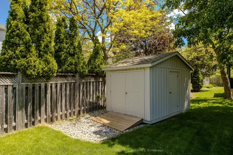 4153 Arbourfield Drive Burlington ON L7M 4A7