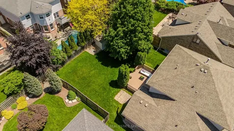 4153 Arbourfield Drive Burlington ON L7M 4A7