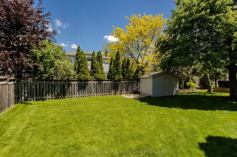 4153 Arbourfield Drive Burlington ON L7M 4A7