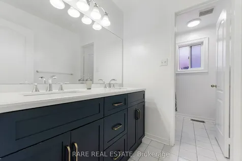 33 Southbend Drive Brampton ON L7A 1K5