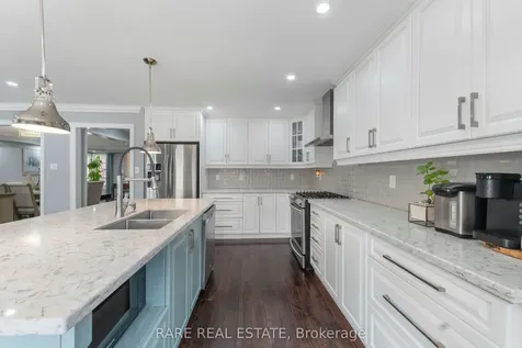 33 Southbend Drive Brampton ON L7A 1K5