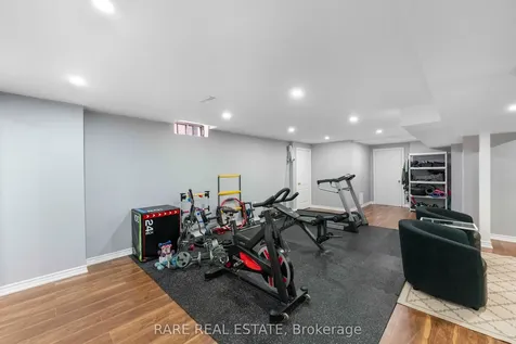 33 Southbend Drive Brampton ON L7A 1K5