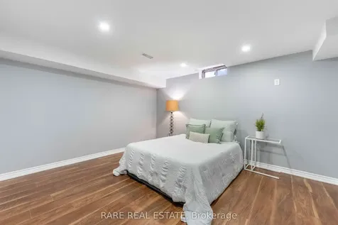 33 Southbend Drive Brampton ON L7A 1K5