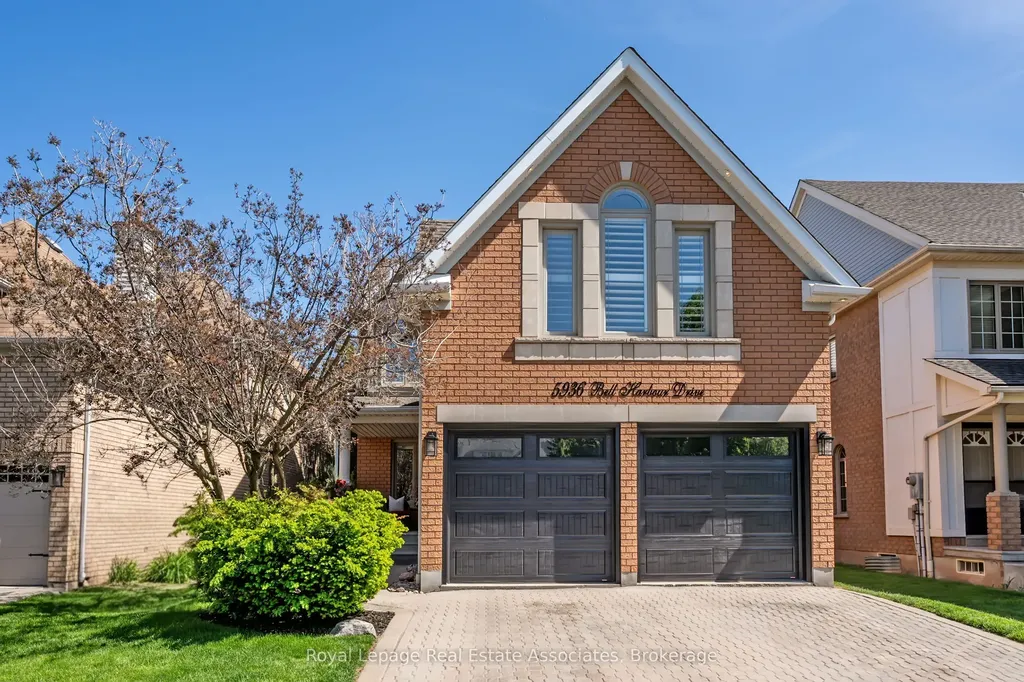5936 Bell Harbour Drive Mississauga ON L5M 5K7