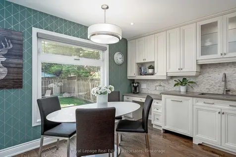 5936 Bell Harbour Drive Mississauga ON L5M 5K7