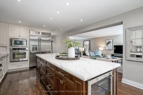 5936 Bell Harbour Drive Mississauga ON L5M 5K7