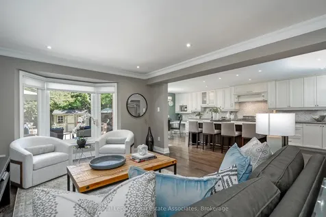 5936 Bell Harbour Drive Mississauga ON L5M 5K7