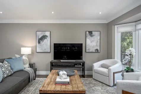 5936 Bell Harbour Drive Mississauga ON L5M 5K7