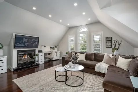 5936 Bell Harbour Drive Mississauga ON L5M 5K7