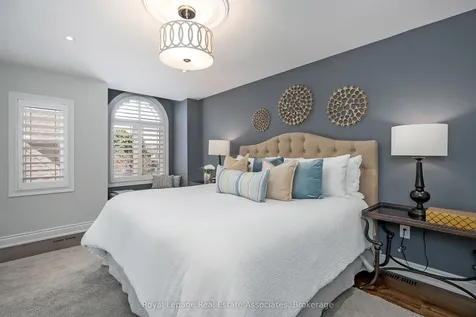 5936 Bell Harbour Drive Mississauga ON L5M 5K7