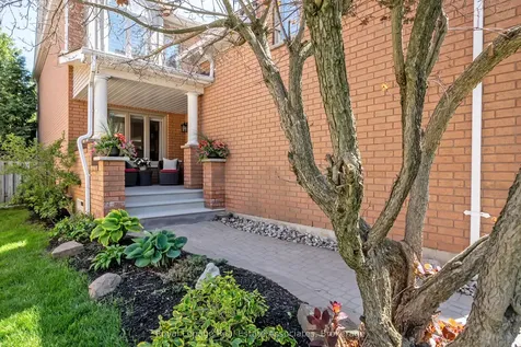 5936 Bell Harbour Drive Mississauga ON L5M 5K7