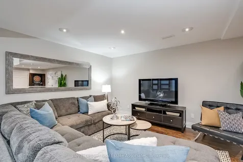 5936 Bell Harbour Drive Mississauga ON L5M 5K7