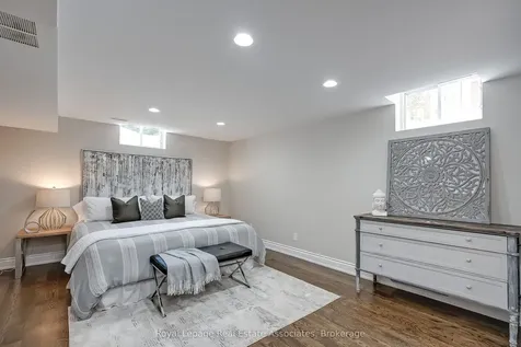 5936 Bell Harbour Drive Mississauga ON L5M 5K7