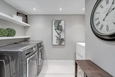5936 Bell Harbour Drive Mississauga ON L5M 5K7
