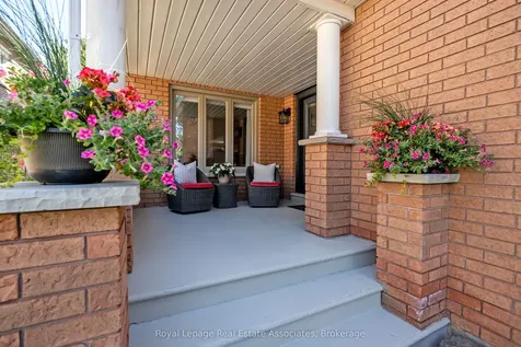 5936 Bell Harbour Drive Mississauga ON L5M 5K7