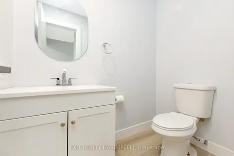 5 Garside Crescent Brampton ON L6S 1H5