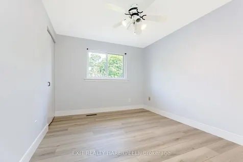 5 Garside Crescent Brampton ON L6S 1H5