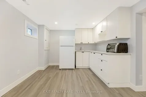 5 Garside Crescent Brampton ON L6S 1H5