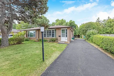 5 Garside Crescent Brampton ON L6S 1H5