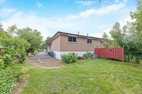 5 Garside Crescent Brampton ON L6S 1H5