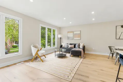 1553 Newlands Crescent Burlington ON L7M 1P1