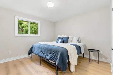 1553 Newlands Crescent Burlington ON L7M 1P1