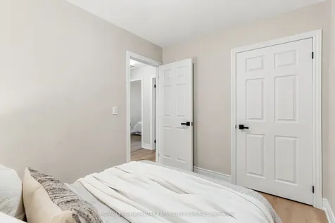 1553 Newlands Crescent Burlington ON L7M 1P1