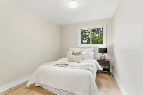 1553 Newlands Crescent Burlington ON L7M 1P1