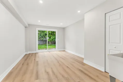 1553 Newlands Crescent Burlington ON L7M 1P1
