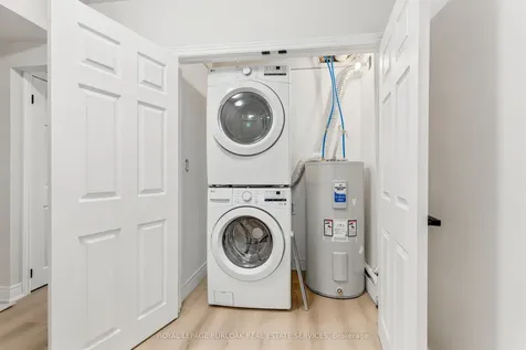 1553 Newlands Crescent Burlington ON L7M 1P1