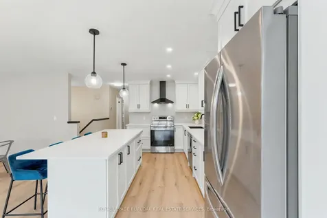 1553 Newlands Crescent Burlington ON L7M 1P1