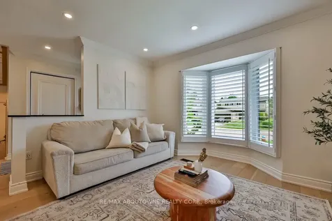 2478 Cavendish Drive Burlington ON L7P 3T9