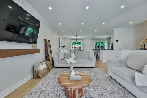 2478 Cavendish Drive Burlington ON L7P 3T9