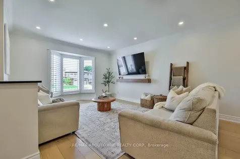 2478 Cavendish Drive Burlington ON L7P 3T9