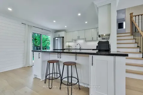 2478 Cavendish Drive Burlington ON L7P 3T9