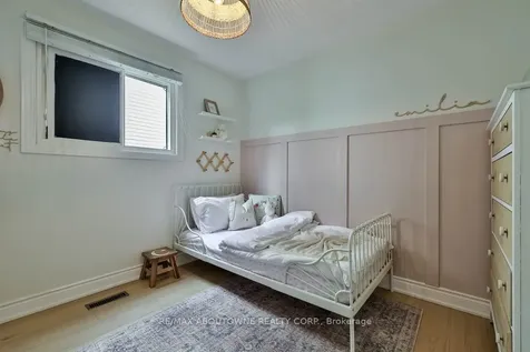 2478 Cavendish Drive Burlington ON L7P 3T9