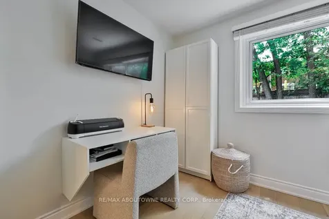2478 Cavendish Drive Burlington ON L7P 3T9