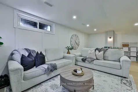 2478 Cavendish Drive Burlington ON L7P 3T9
