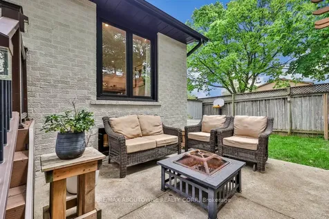 2478 Cavendish Drive Burlington ON L7P 3T9