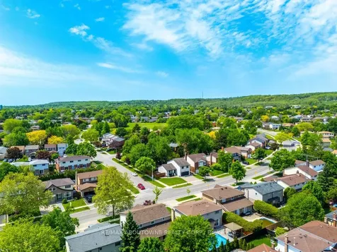 2478 Cavendish Drive Burlington ON L7P 3T9