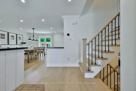2478 Cavendish Drive Burlington ON L7P 3T9