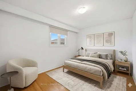 25 Islay Court Toronto ON M9M 1V4
