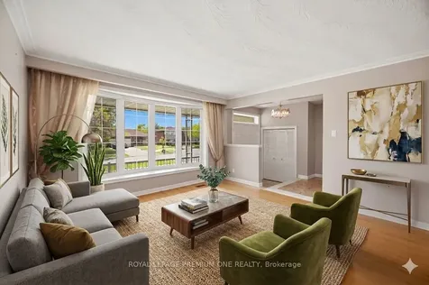 25 Islay Court Toronto ON M9M 1V4