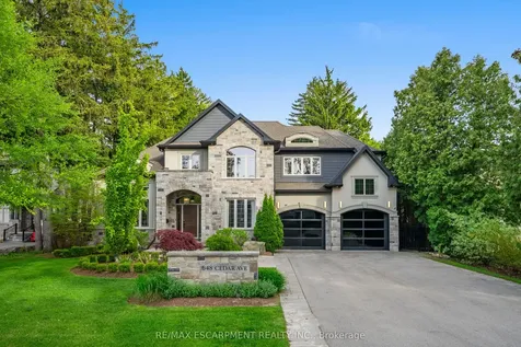 648 Cedar Avenue Burlington ON L7T 2R5