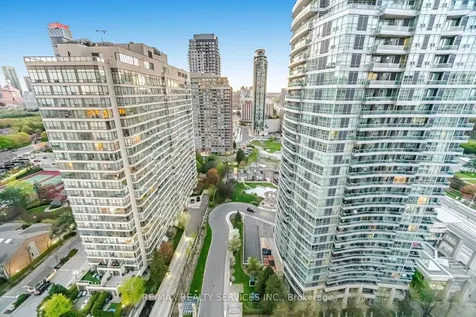 30 Elm Drive W Mississauga ON L5B 0N6